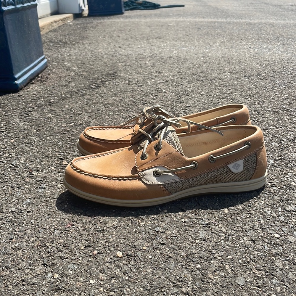 Tan sperry Women's Songfish Boat Shoe